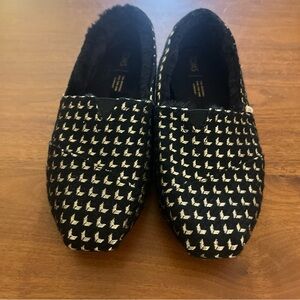 TOMS Alpargata Black Gold Metallic Geometric Faux Fur Lined Slip On Flats W's 8